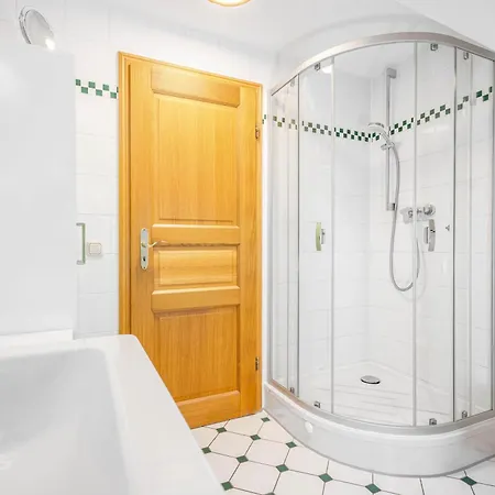 Stoertebekerstrasse 9 - 6 * Цингст